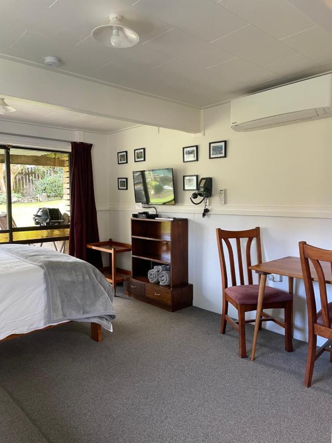 Hill'S Hideaway Hotel Dargaville Exterior photo