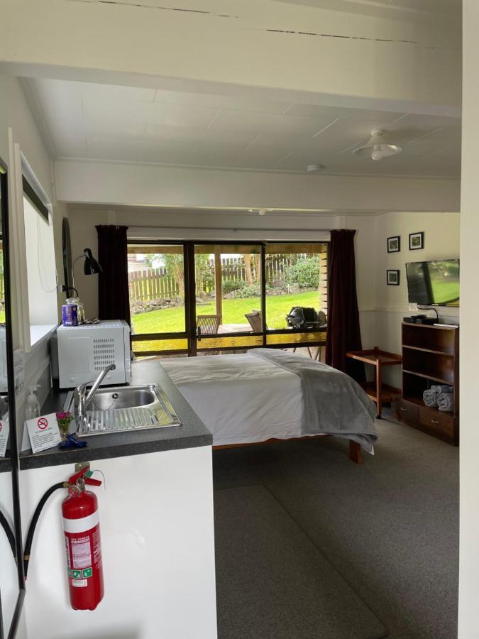 Hill'S Hideaway Hotel Dargaville Exterior photo