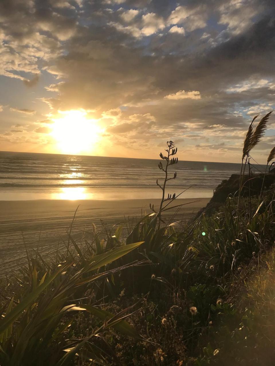 Hill'S Hideaway Hotel Dargaville Exterior photo